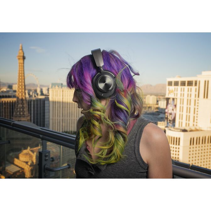 SteelSeries Arctis Nova Pro Wireless Headset image number 13