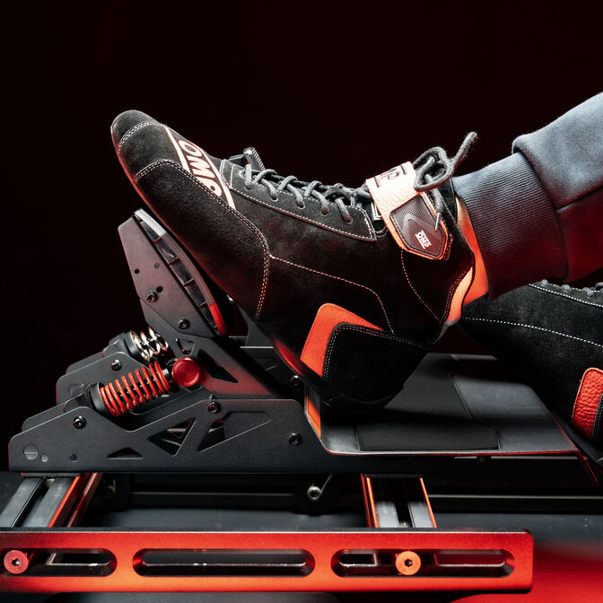Simagic P700 Pedal Set, 150kg Load Cell Sensor, Hall Sensor, two pedals - black image number 9