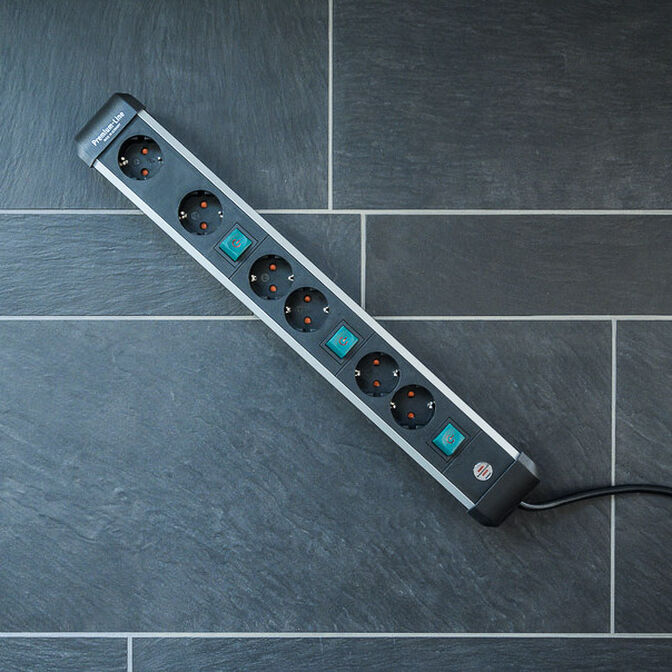 Brennenstuhl Power Strip Premium Alu-Line schaltbar image number 2