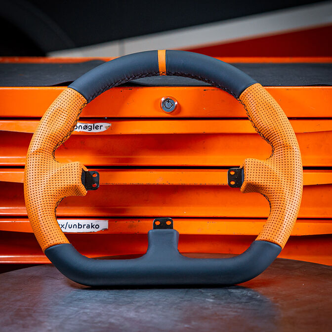 Asetek SimSports GT Rim &ndash; Geschlossenes D-Leder Orange image number 2